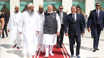 رئيس وزراء الهند يزور مسجد الحاكم بأمر الله بالقاهرة التاريخية