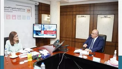 وزيرة التخطيط توجه بوضع خطة لإتاحة المراكز التكنولوجية المتنقلة بقرى «حياة كريمة»