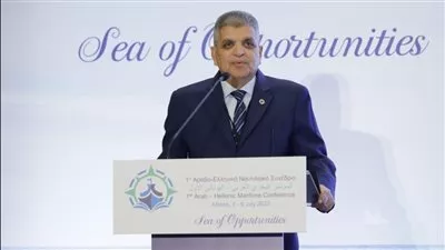 رئيس قناة السويس يؤكد أهمية تعزيز التعاون مع اليونان بمجالات الأنشطة البحرية