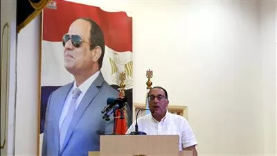 رئيس الوزراء يستعرض موقف تنفيذ المشروعات القومية والتنموية بمحافظة مطروح