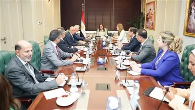 وزيرة التخطيط تناقش الموقف التنفيذي لإنشاء أول أكاديمية للتصدير في مصر