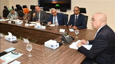 وزير الإسكان يناقش تعديل الكود المصري لاشتراطات الحماية المدنية