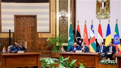 السيسي ورئيس وزراء إثيوبيا يتفقان على استئناف المفاوضات لحل أزمة سد النهضة