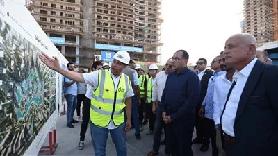 رئيس الوزراء يقوم بجولة تفقدية بمشروعات العلمين الجديدة