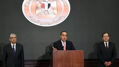 العمل من المنزل.. الحكومة تصدر حزمة قرارات لتخفيف تداعيات انقطاع الكهرباء