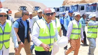وزير قطاع الأعمال يتفقد مناجم ومعامل شركة النصر للتعدين بأسوان