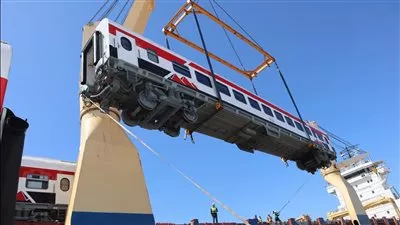 وصول 15 عربة قطار درجة ثالثة مكيفة جديدة من المجر الى الإسكندرية