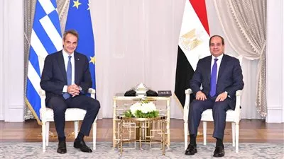 السيسي يبحث مع رئيس وزراء اليونان تعزيز التعاون المشترك بمختلف المجالات 
