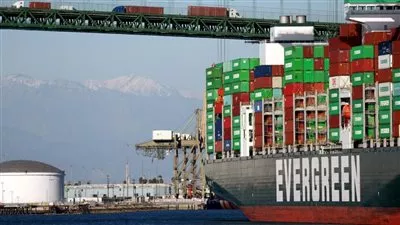 تراجع العجز التجاري الأمريكي خلال يونيو مع انخفاض الواردات