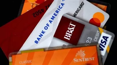 أرصدة بطاقات الائتمان في أمريكا تتجاوز تريليون دولار للمرة الأولى