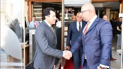 وزير الرياضة يبحث التعاون الثنائي مع رئيس البورصة المصرية