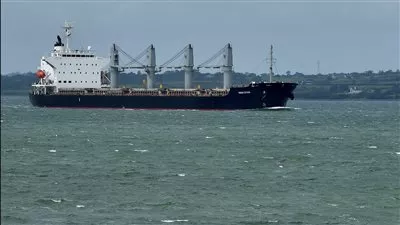 أوكرانيا تعلن فتح ممرات مؤقتة للسفن التجارية بالبحر الأسود 