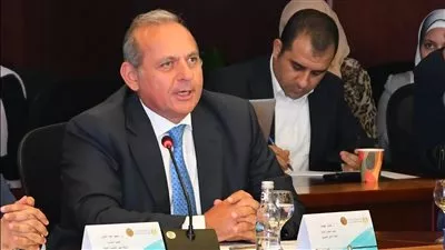 رئيس البنك الأهلي المصري: 7.8 مليار جنيه حجم أقساط وثيقة معاش بكره بالجنيه