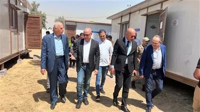 وزير الإسكان يبحث توسيع مشاركة الشركات المصرية فى مشروعات التنمية العمرانية بالعراق