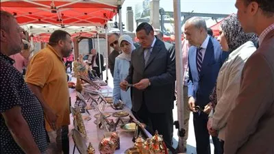 وزير التنمية المحلية يفتتح معرض «أيادي مصر» للحرف اليدوية والتراثية بكورنيش بنها