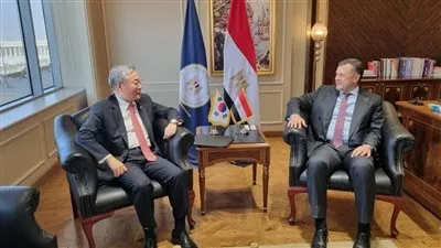 وزير السياحة يبحث مع سفير كوريا الجنوبية سبل تعزيز التعاون بين البلدين