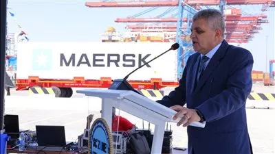 الفريق أسامة ربيع يستعرض استراتيجية قناة السويس للتطوير والتحول الأخضر