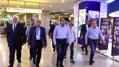 مدبولي يتفقد عددًا من مشروعات التطوير بمطار القاهرة الدولي 
