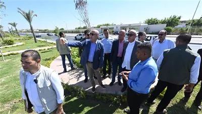 وزير الإسكان يتفقد محطة المحولات الكهربائية وأعمال تطوير الطرق بـ«برج العرب الجديدة»