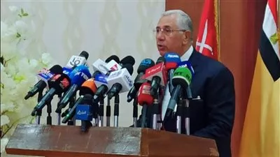 وزير الزراعة يشارك في توزيع العقود المؤمنة لمنتفعي أراضي شبة جزيرة سيناء