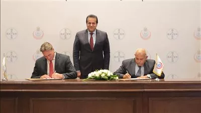 وزير الصحة يشهد توقيع بروتوكولات تعاون مع 4 شركات أدوية  