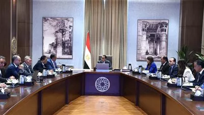 رئيس الوزراء يستعرض مخططات تطوير حديقتي الحيوان والأورمان بالجيزة 