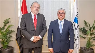 رئيس اقتصادية قناة السويس يبحث سبل التعاون وفتح آفاق الاستثمار مع بيرو