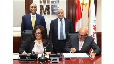 جهاز تنمية المشروعات يوقع عقدا بقيمة 150 مليون جنيه لتمويل مشروعات المرأة