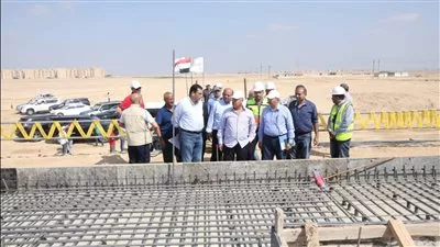 وزير النقل يتفقد مواقع العمل بالخط الثاني لشبكة القطار الكهربائى السريع