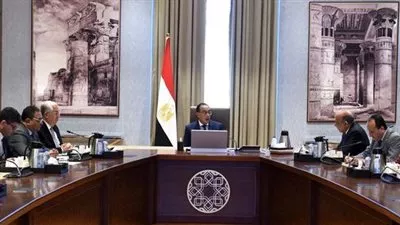 رئيس الوزراء يناقش آليات تحفيز زراعة المحاصيل المستهدفة وتفعيل الزراعات التعاقدية