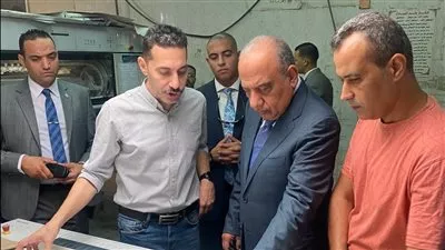وزير قطاع الأعمال العام يتفقد مصانع شركة العبوات والمستلزمات الطبية