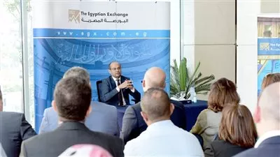 رئيس البورصة المصرية يبحث مع قيادات شركات الوساطة تطوير منظومة العمل