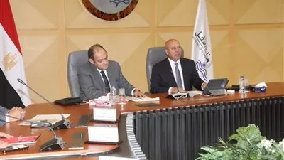 وزير النقل يتابع مستجدات تعظيم تجارة الترانزيت ودعم حركة التجارة للدول الإفريقية 