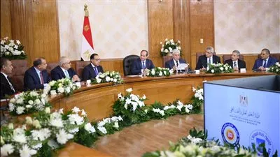 السيسي: الدولة أعطت أولوية للتنمية والاستثمار بالتوازي مع جهود تحقيق الاستقرار