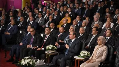 بالفيديو.. السيسي يوجه بزيادة مكافآت الرياضيين الذين يحققون بطولات لمصر