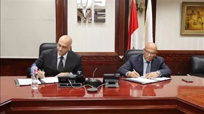 «تنمية المشروعات» يوقع عقدين مع كونتكت لتمويل المشروعات الصغيرة بالتخصيم والتأجير التمويلي