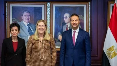 نائب محافظ البنك المركزي يبحث تعزيز التعاون الاقتصادي بين مصر وسويسرا 