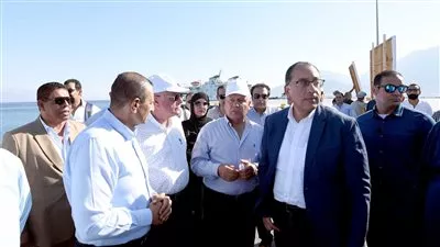 رئيس الوزراء: خطة لتطوير كافة الموانئ البحرية لجعل مصر مركزا للتجارة العالمية 