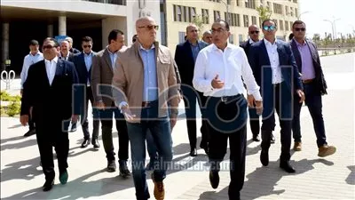 رئيس الوزراء يبدأ جولة تفقدية لعدد من المشروعات بالعاصمة الإدارية الجديدة