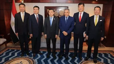 رئيس هيئة قناة السويس يبحث التعاون مع وفد الخط الملاحي الصيني COSCO  