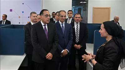 رئيس الوزراء يزور شركة سايتك لتطوير الأجهزة والبرامج المدمجة لصناعة السيارات