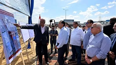 رئيس الوزراء يشهد اختبارات فحص طلبات الحصول على وحدات صناعية بمجمع «3 يوليو» 