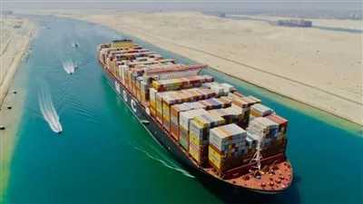 مصر ترفع رسوم العبور في قناة السويس بين 5-15%