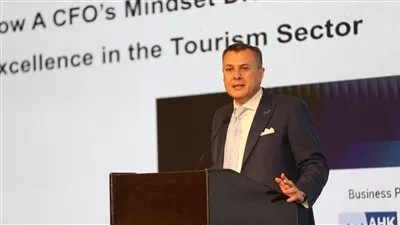 وزير السياحة والآثار يشارك في الدورة الرابعة لقمة Cairo CFO Summit 2023
