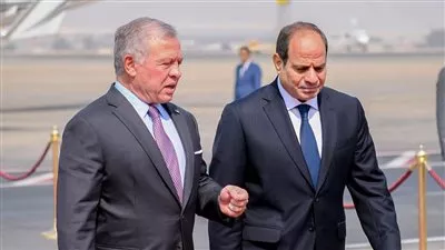 الرئيس السيسي يستقبل العاهل الأردني بمطار القاهرة الدولي