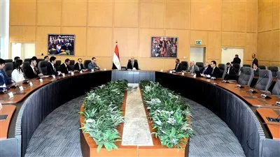 وزير الإسكان يبحث مع أسطورة العقارات باليابان توطين التكنولوجيات الحديثة فى مصر