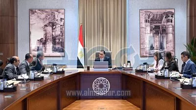 رئيس الوزراء يتابع الموقف التنفيذي لمبادرة خفض أسعار السلع الأساسية