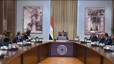 رئيس الوزراء يستعرض آليات الشراكة بين «التعليم العالي» والقطاع الخاص 