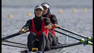 وزير الرياضة يهنئ لاعبي منتخب مصر للتجديف بالتأهل إلى أولمبياد باريس