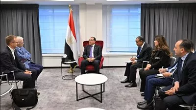 رئيس الوزراء يلتقي الرئيس التنفيذي لشركة «جان دو نُل» البلجيكية